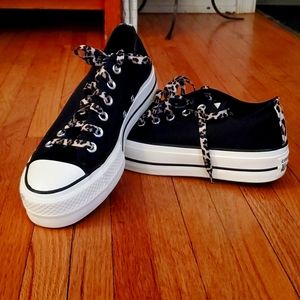 ***Hard to find***Converse All*Star platform with leopard detail